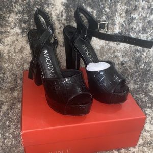 High heels black